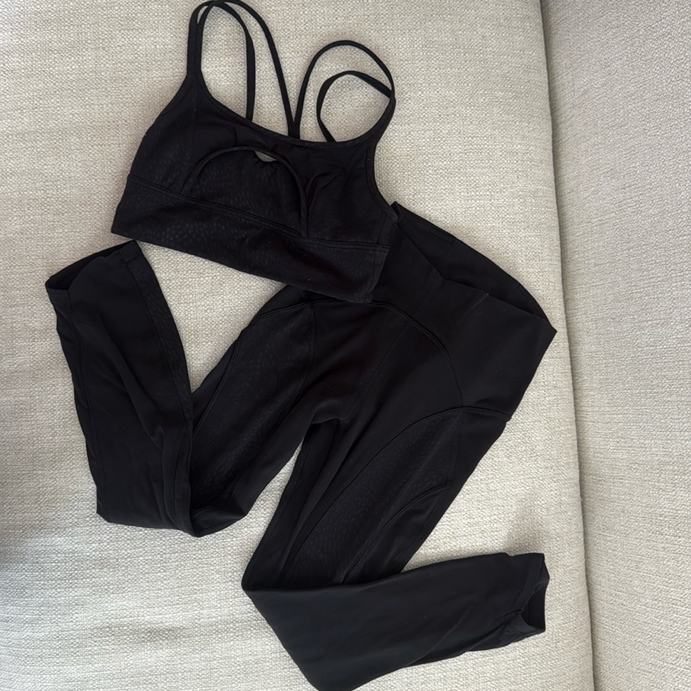 Lululemon matching set 🖤 size. 6